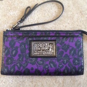 Coach wristlet - Poppy Collection